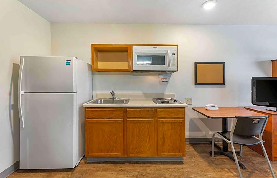 Extended Stay America Select Suites - Akron - South