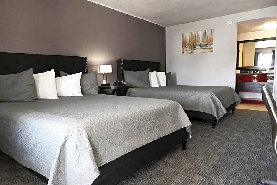 R Nite Star Inn and Suites -Home of the Cowboys & Rangers