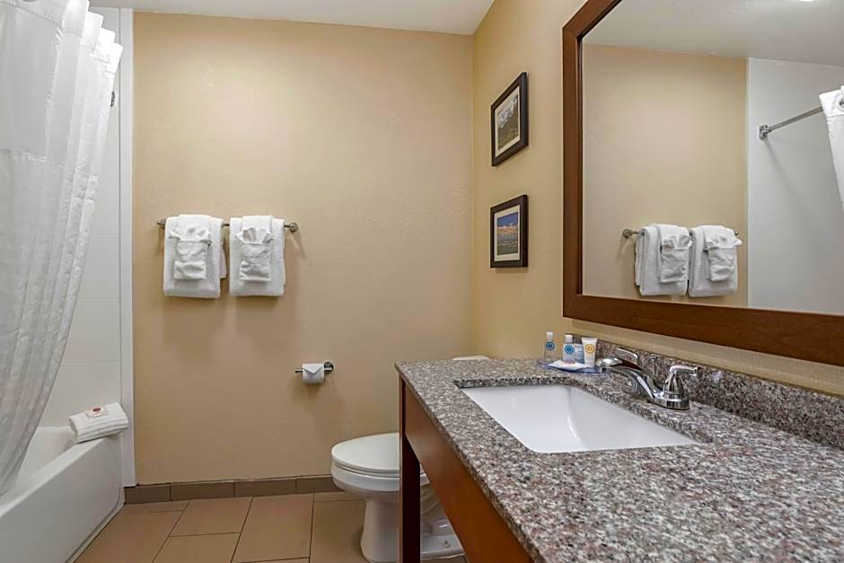 Comfort Inn & Suites Pueblo