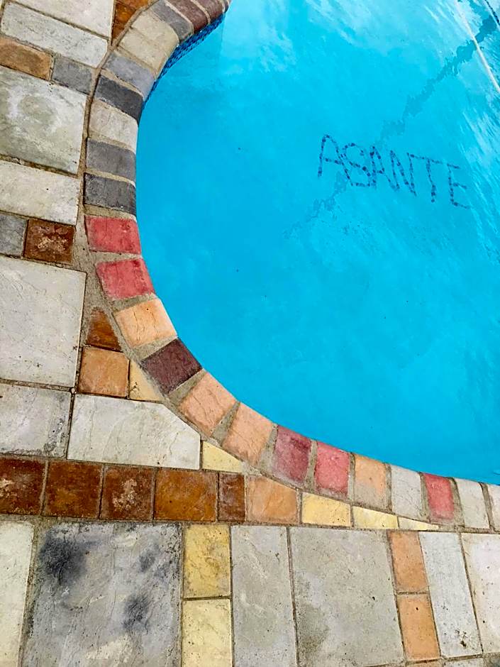 Asante’s Guest House