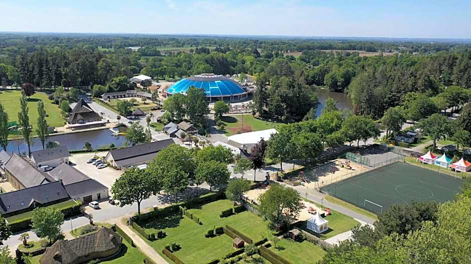 Insolites, Les Ormes, Epiniac