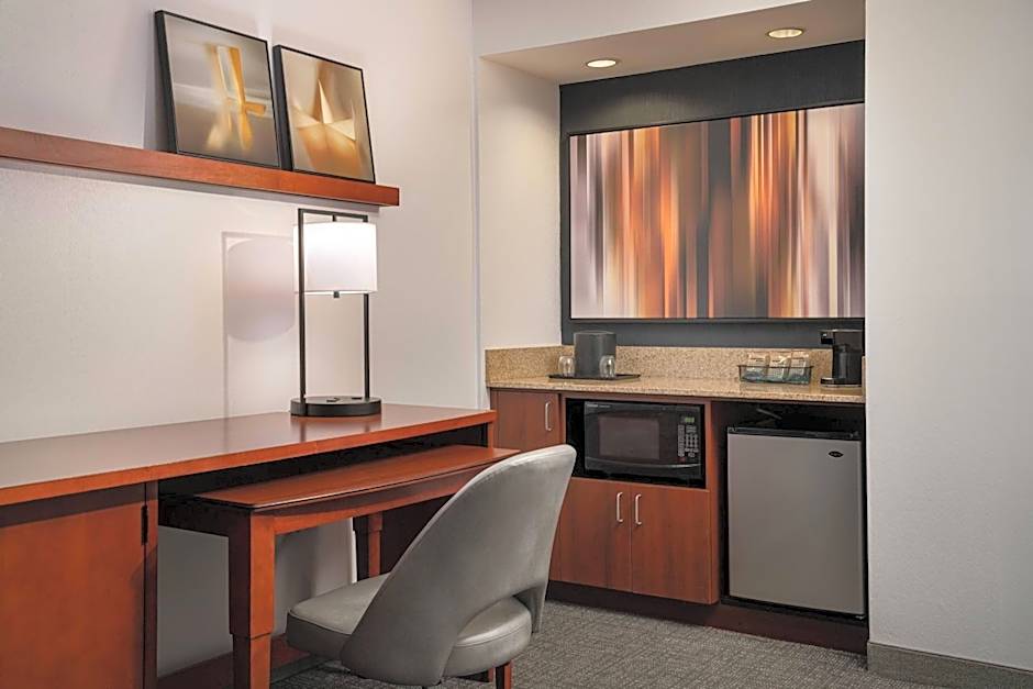 Courtyard by Marriott Pleasanton
