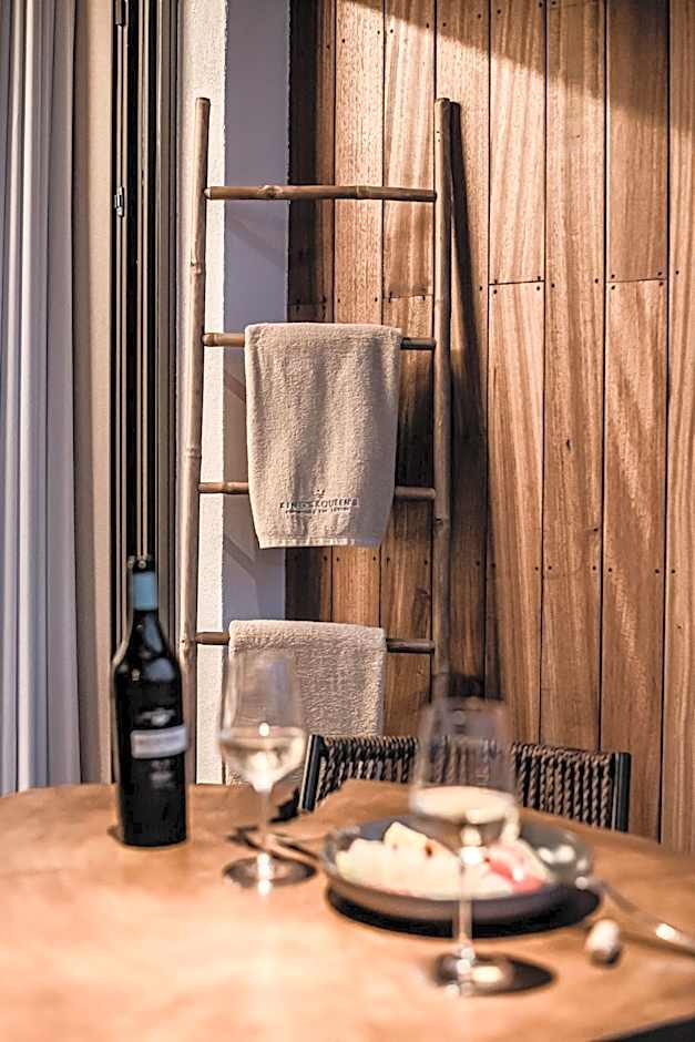 King's & Queen's Afitos - Suites With Private Pool