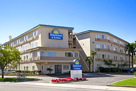 Days Inn & Suites by Wyndham Rancho Cordova