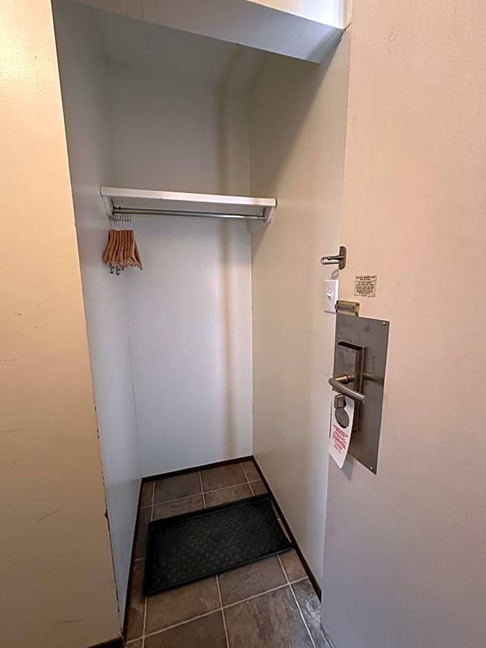 Howard Johnson by Wyndham Edson