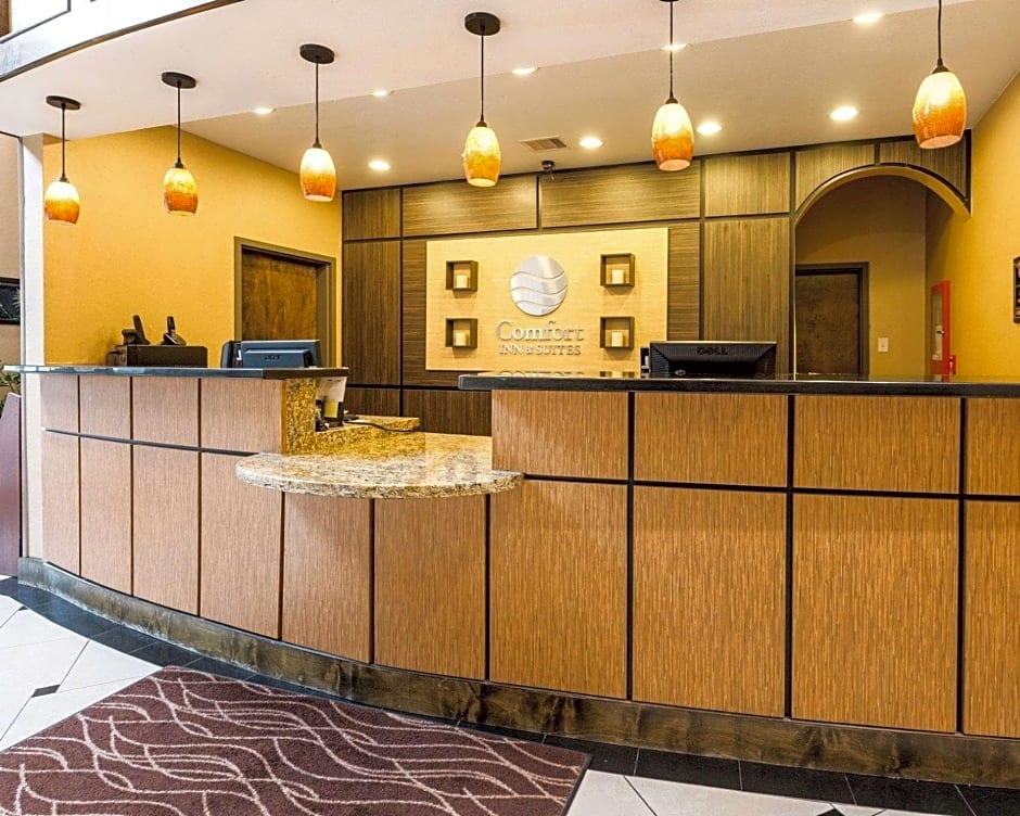 Comfort Inn & Suites