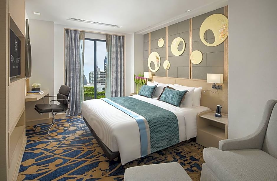 Solitaire Bangkok Sukhumvit 11