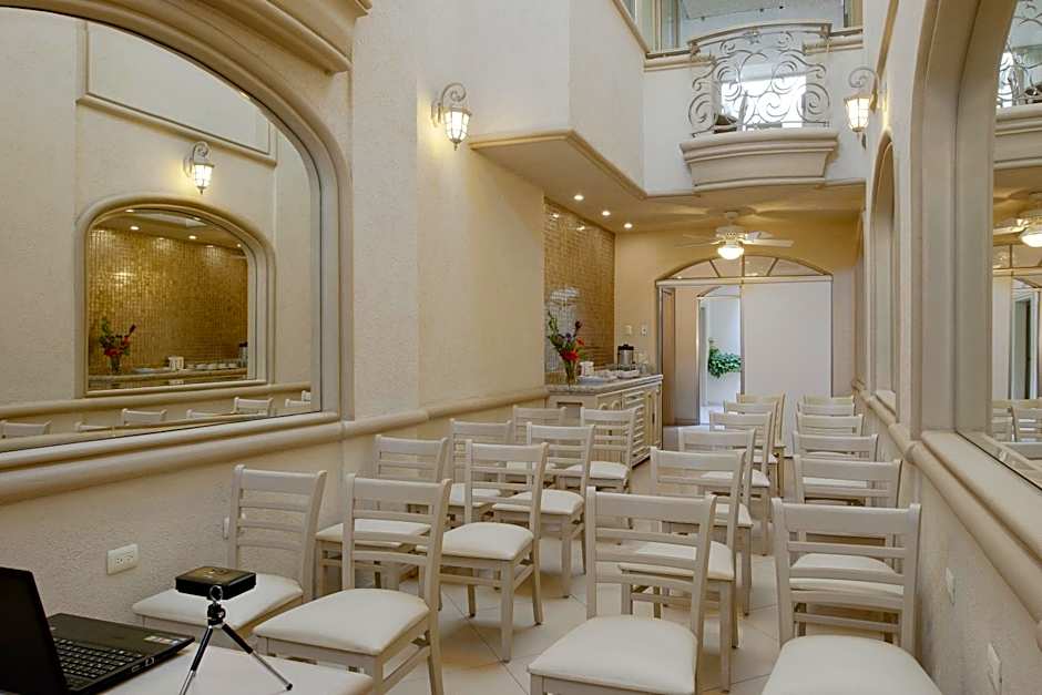 Hotel & Suites Quinta Magna