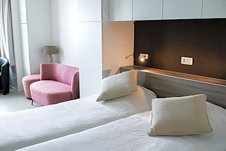 Classic Twin Room with Sea View