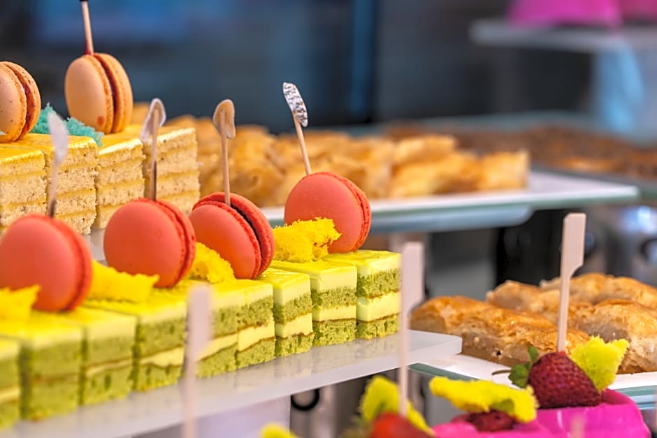 GRAVEL HOTELS SELECT