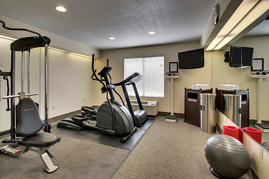 Greenfield Inn & Suites Owensboro, KY Airport