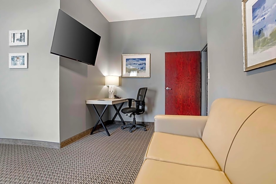 Best Western Plus Two Rivers Hotel & Suites