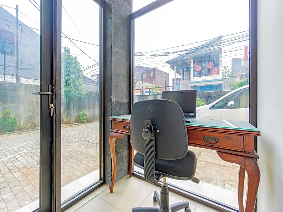 Griya Otista Syariah by OYO Rooms