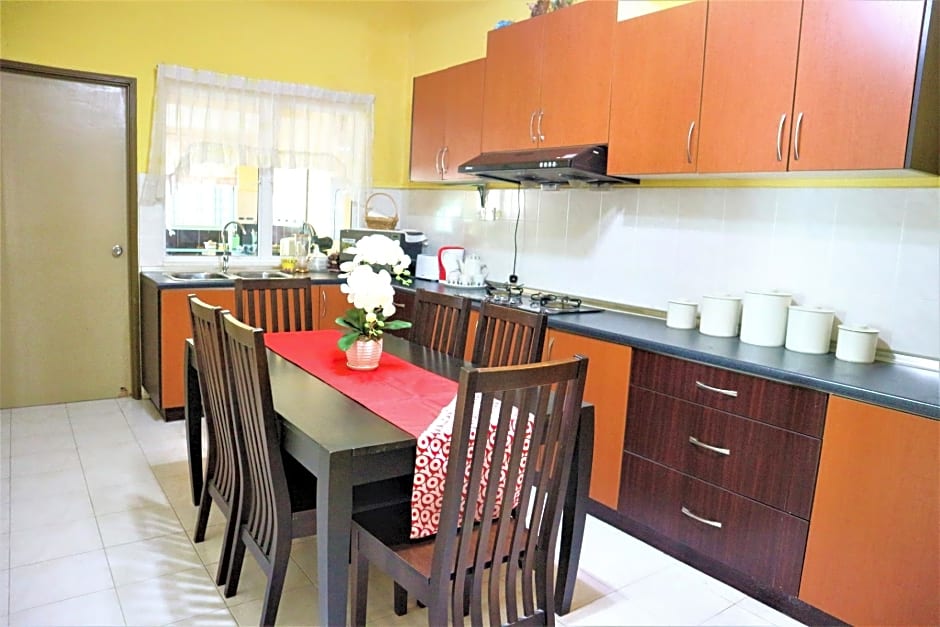 OYO Homes 90300 D'hitech Home