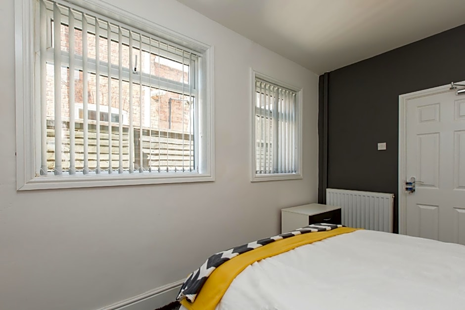 Townhouse @ 58 Brooklyn St - Crewe