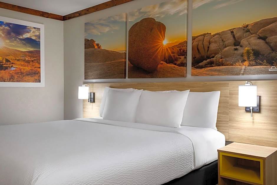 Days Inn by Wyndham Suites Fredericksburg