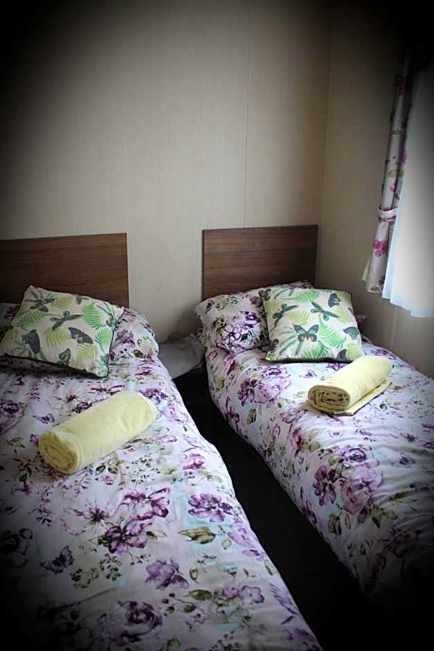 3 Bed Static Caravan @ Hoburne Devon Bay