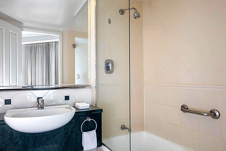 Mantra Legends Hotel