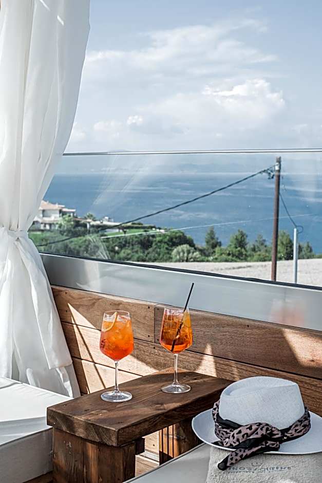 King's & Queen's Afitos - Suites With Private Pool