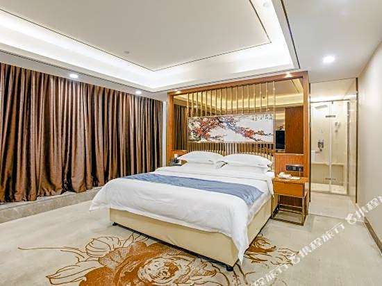 Zhongbo Art Hotel (Hualin Temple Subway Station Store, Shangxiajiu Commercial Pedestrian Street)