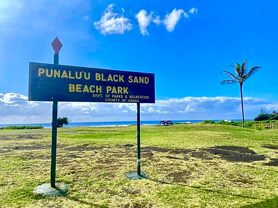 Charming 1 Bedroom Beach Condo Prime Location Great Value