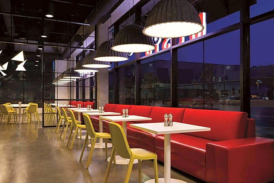 Radisson Red Minneapolis Downtown