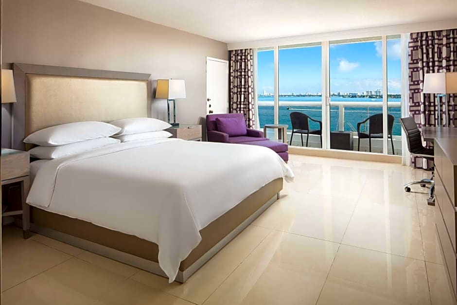 DoubleTree By Hilton Grand Hotel Biscayne Bay