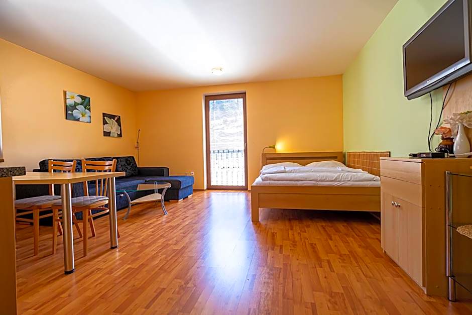 Fatrapark 2 Apartments House