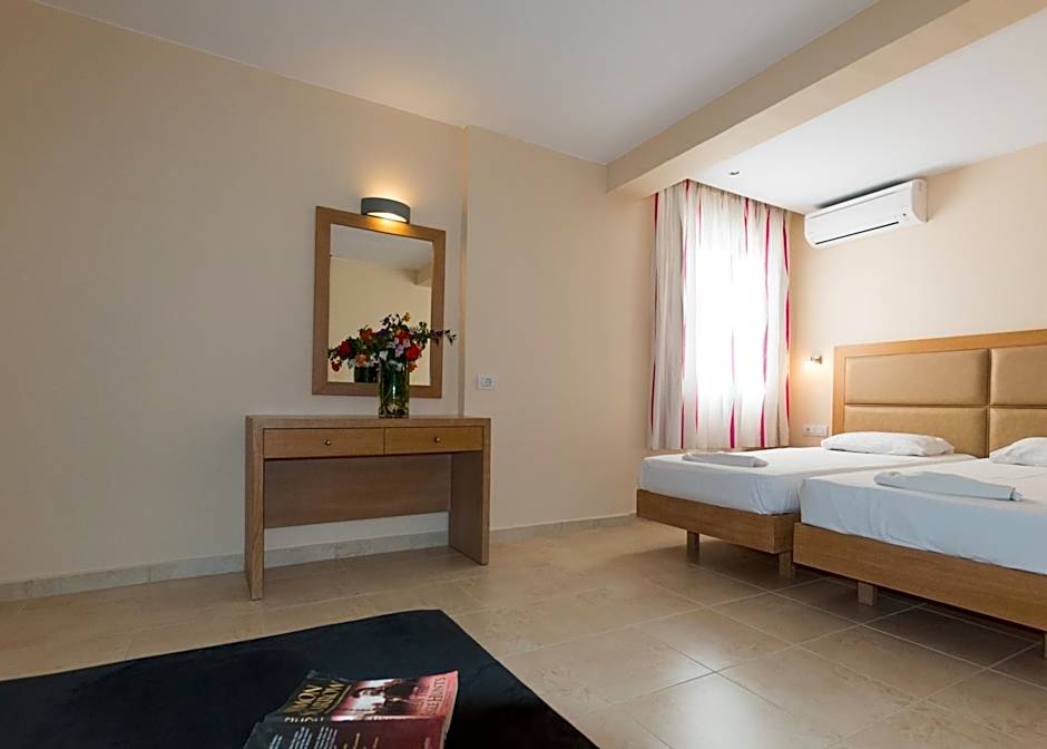 Amaryllis front beach hotel