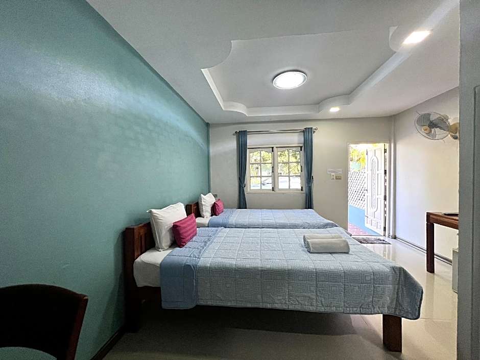 Photo 1 of 13 of Standard Room Twin