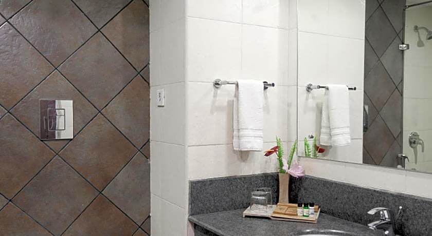 Eastend Munnar Hotel