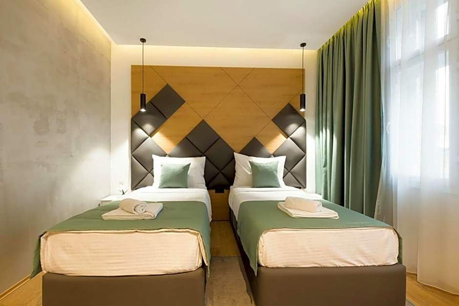 Capital Hotel Garni