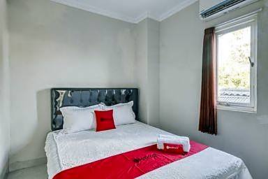 RedDoorz near Condongcatur Bus Station