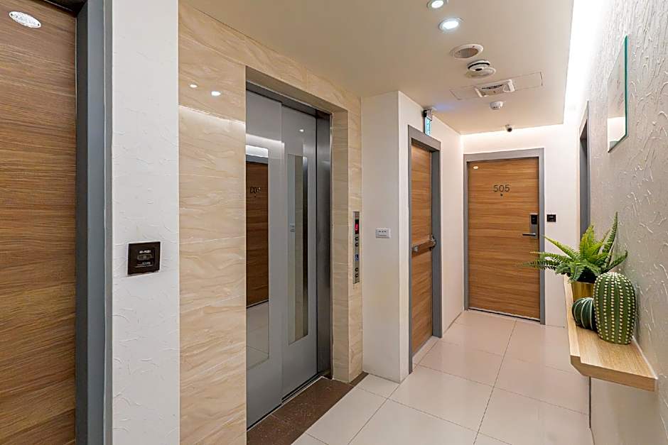 CHECK inn Express Taichung FuXing Hall 2