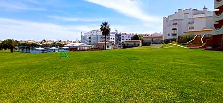 Deluxe One-Bedroom Apartment