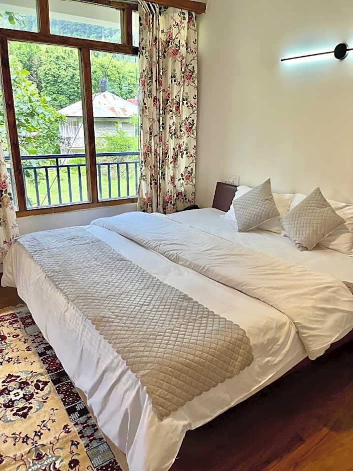Tourist Hotel