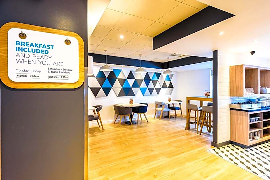 Holiday Inn Express Portsmouth Gunwharf Quays By IHG