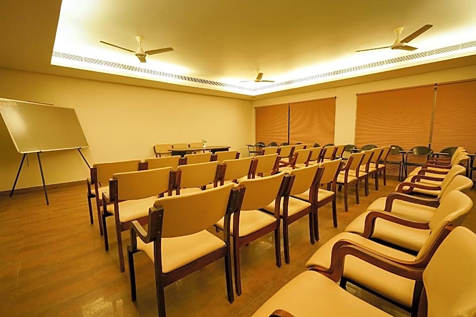 Super Townhouse Mookkannoor Tourist Home