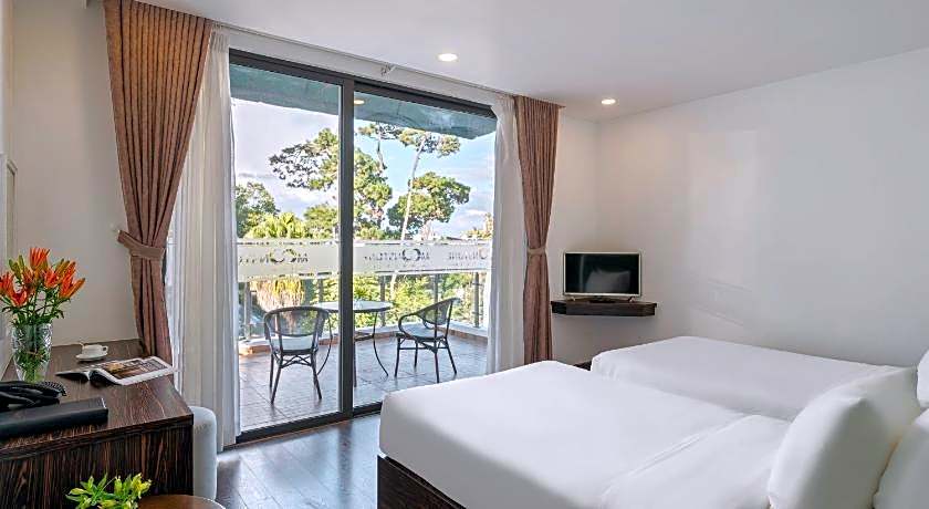 TTR Moonstone Apart Hotel