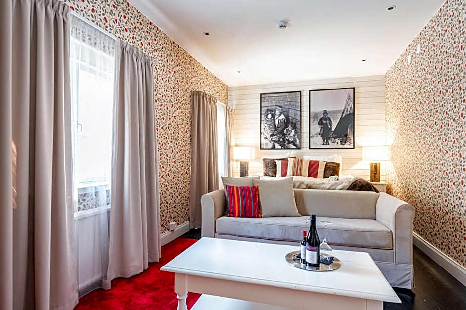 Photo 1 of 7 of Family Junior Suite