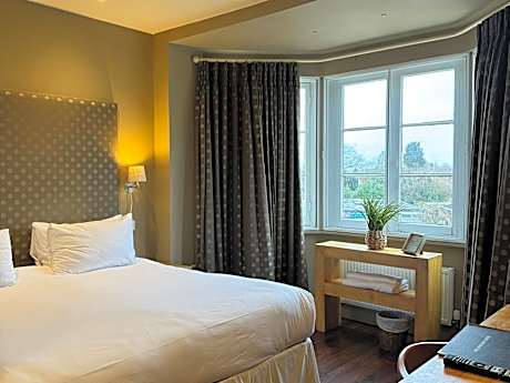 Deluxe Double Room with Shower