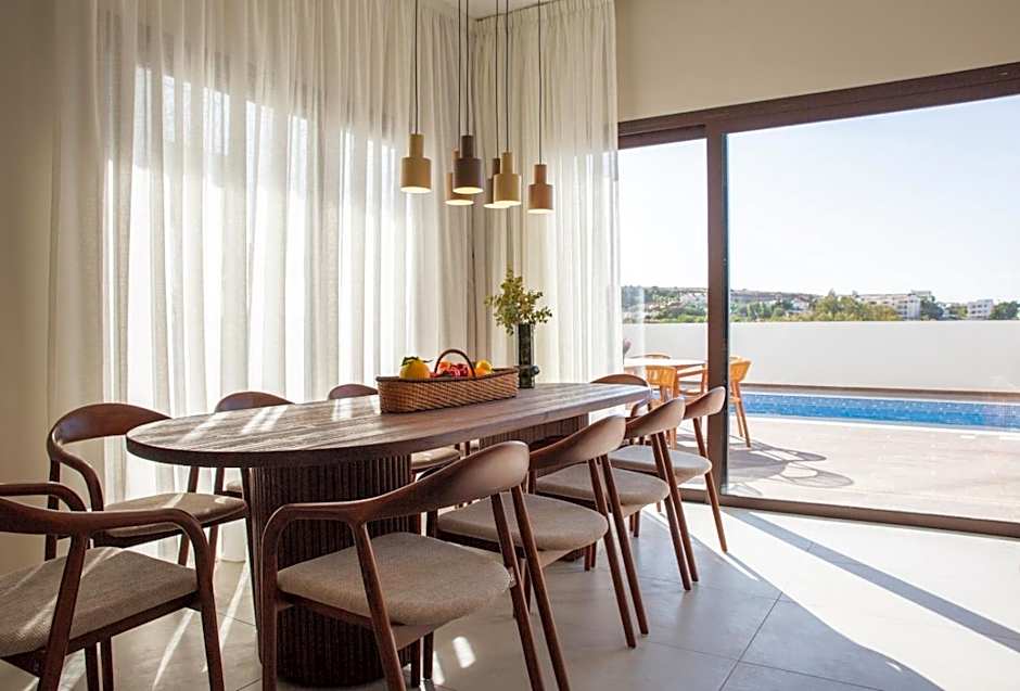 Larnaca LIV & CO Suites
