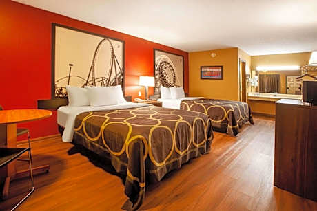 Queen Room with Two Queen Beds and Bath Tub - Mobility Accessible/Non-Smoking