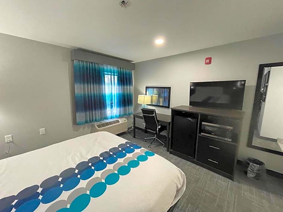La Quinta Inn & Suites by Wyndham Indianapolis Airport Executive