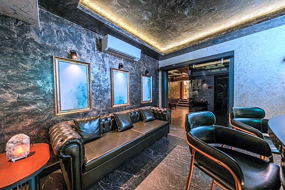 MQ Hotel Suites & SPA