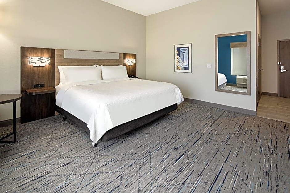 Holiday Inn Express & Suites - Palm Desert - Millennium By IHG