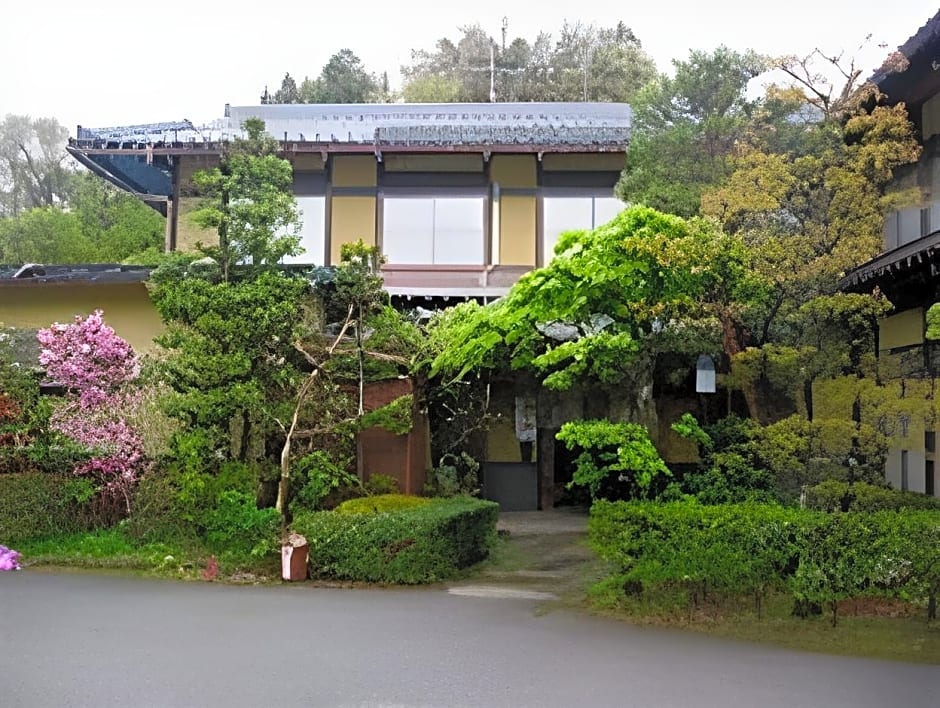 Minshuku Iwatakan