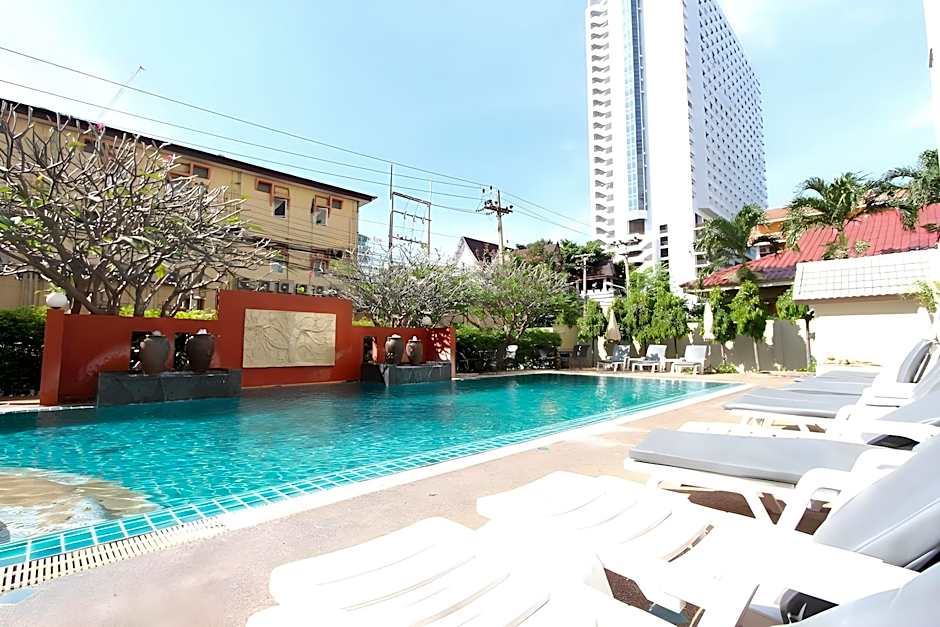 Crown Pattaya Beach Hotel