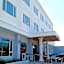 Townhouse Oak Vera Hotel Near Clark International Airport