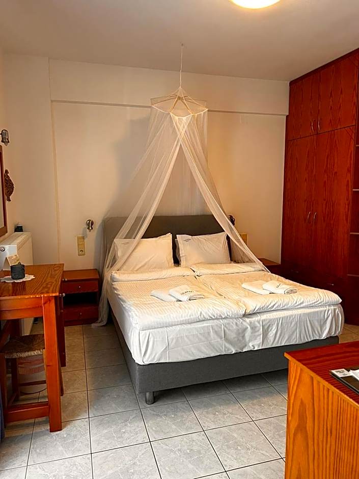 Finikas Studios & Apartments - Kalamaki Holidays